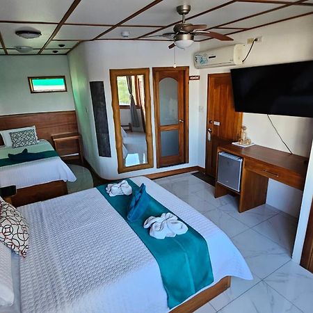 プエルトアヨラ Casa Ocean Pier Bed & Breakfast エクステリア 写真